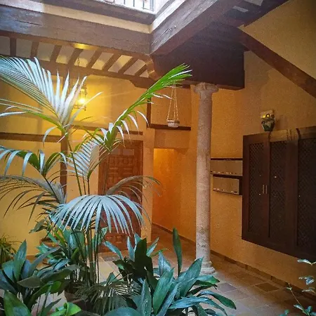 Patio De La Plata
